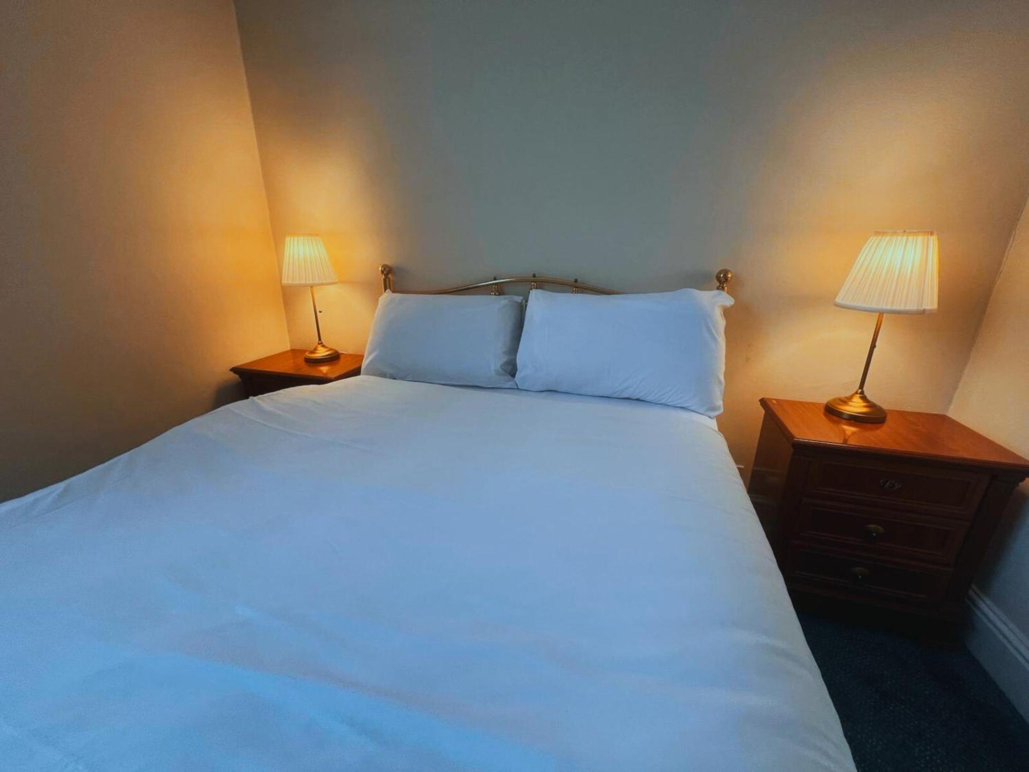 Helen'S Hotel Near Wembley ロンドン エクステリア 写真