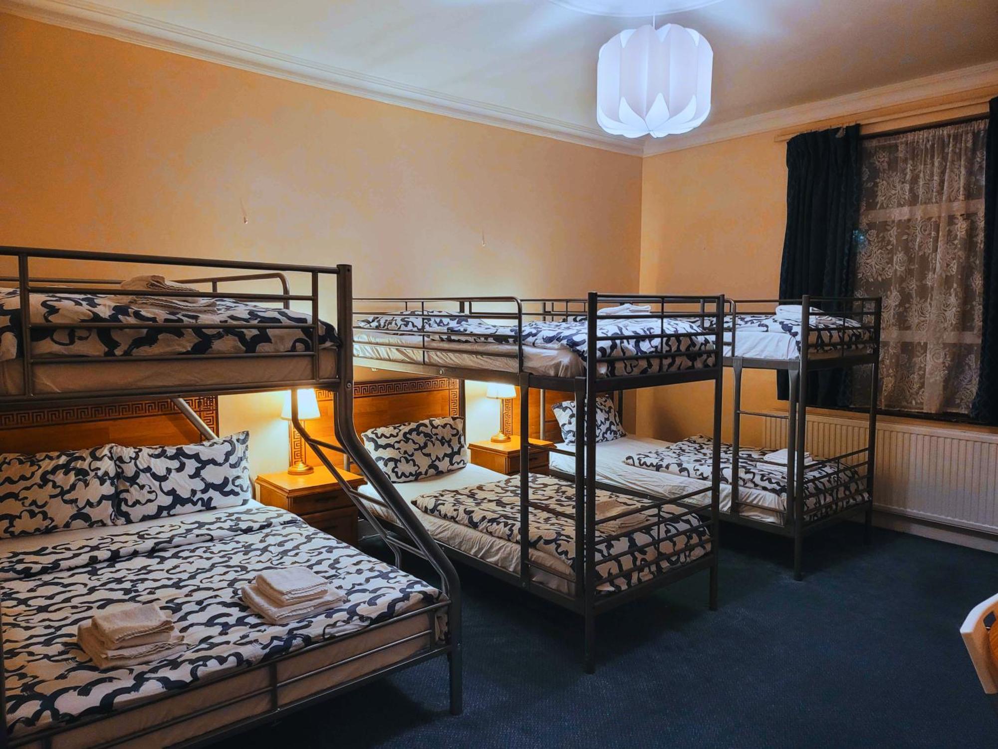 Helen'S Hotel Near Wembley ロンドン エクステリア 写真