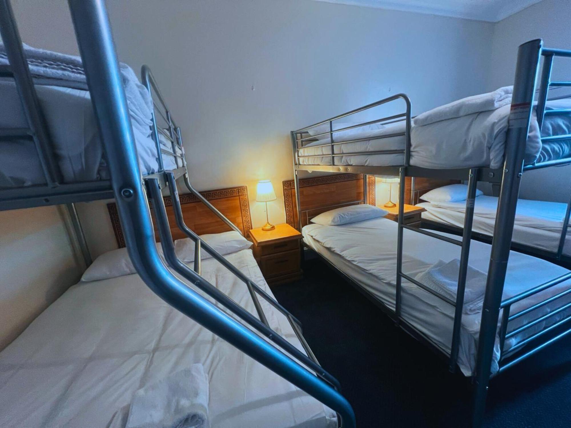 Helen'S Hotel Near Wembley ロンドン エクステリア 写真